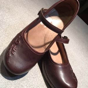 Brown Dansko Mary Janes shoes